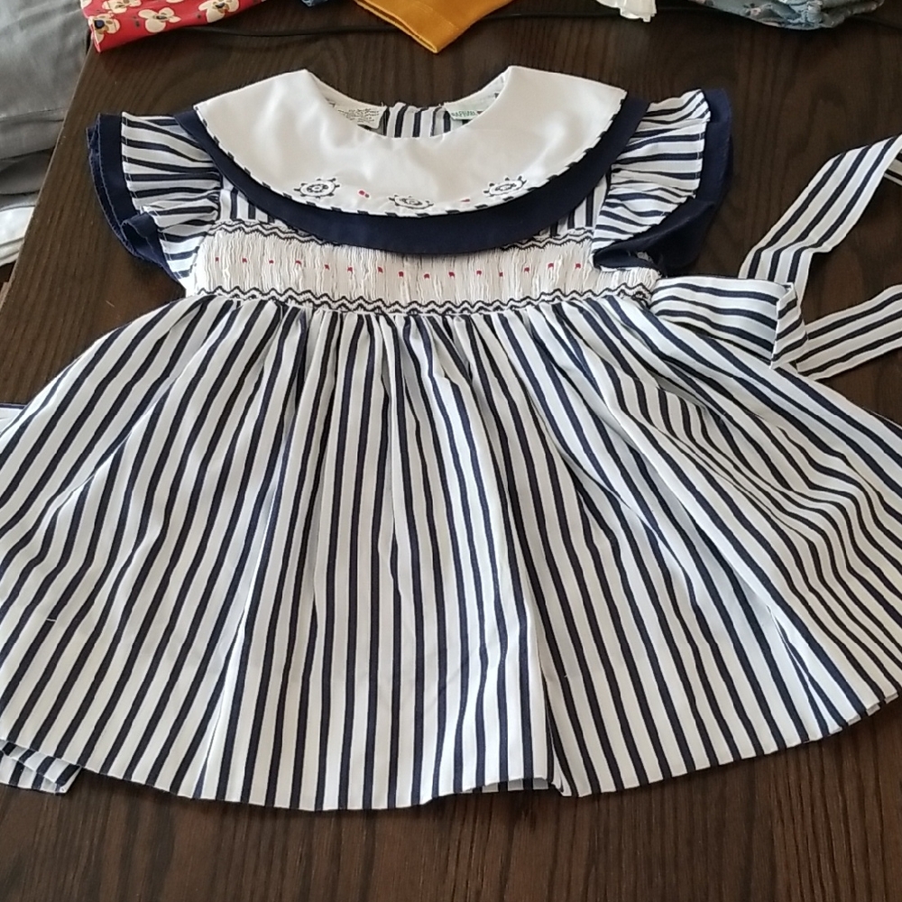 Raphael Vintage Navy and White Dress With Somcking And Deyailed Stiching. Size3T